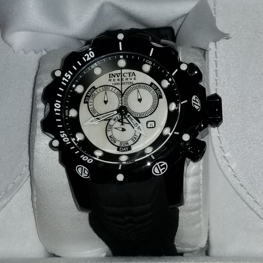 Invicta venom reserve watch